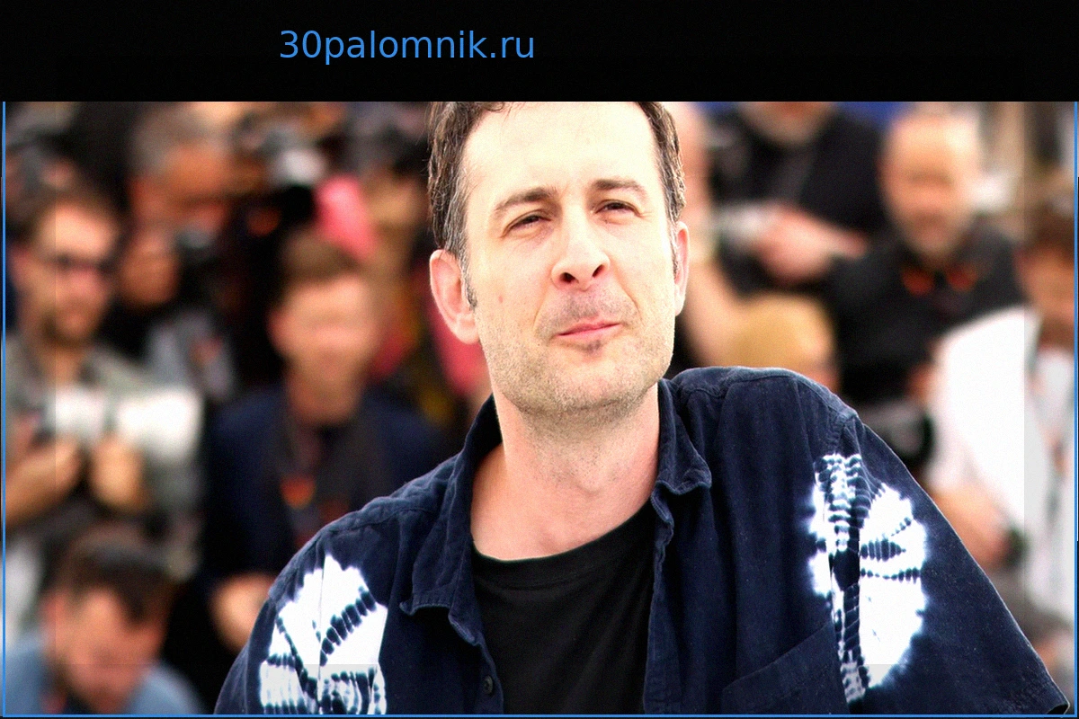 В Каннах: Артур Арари Подчеркивает Важность Петиции Против Bolloré За Год До Выборов