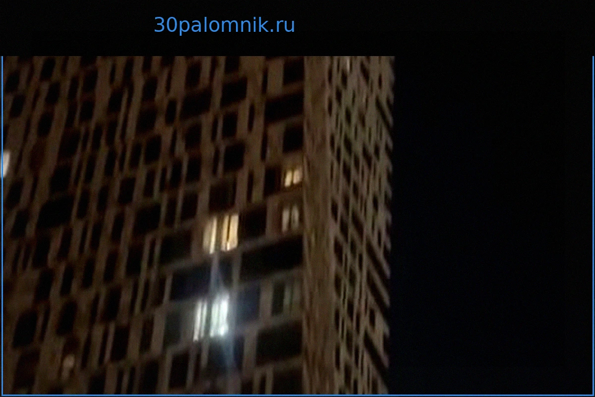 Инцидент в Москве: Дрон атаковал высотку накануне Дня Победы