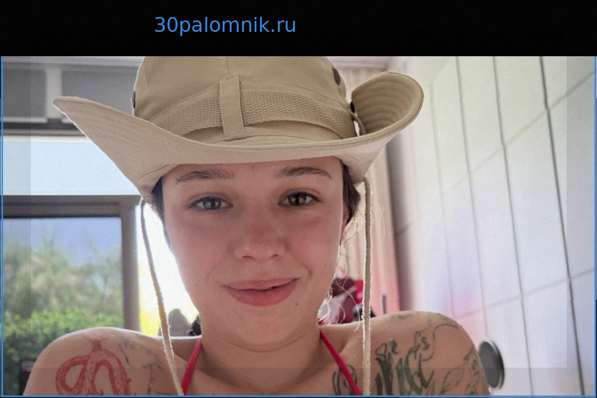 В сети обсудили внешность Инстасамки в бикини и без макияжа