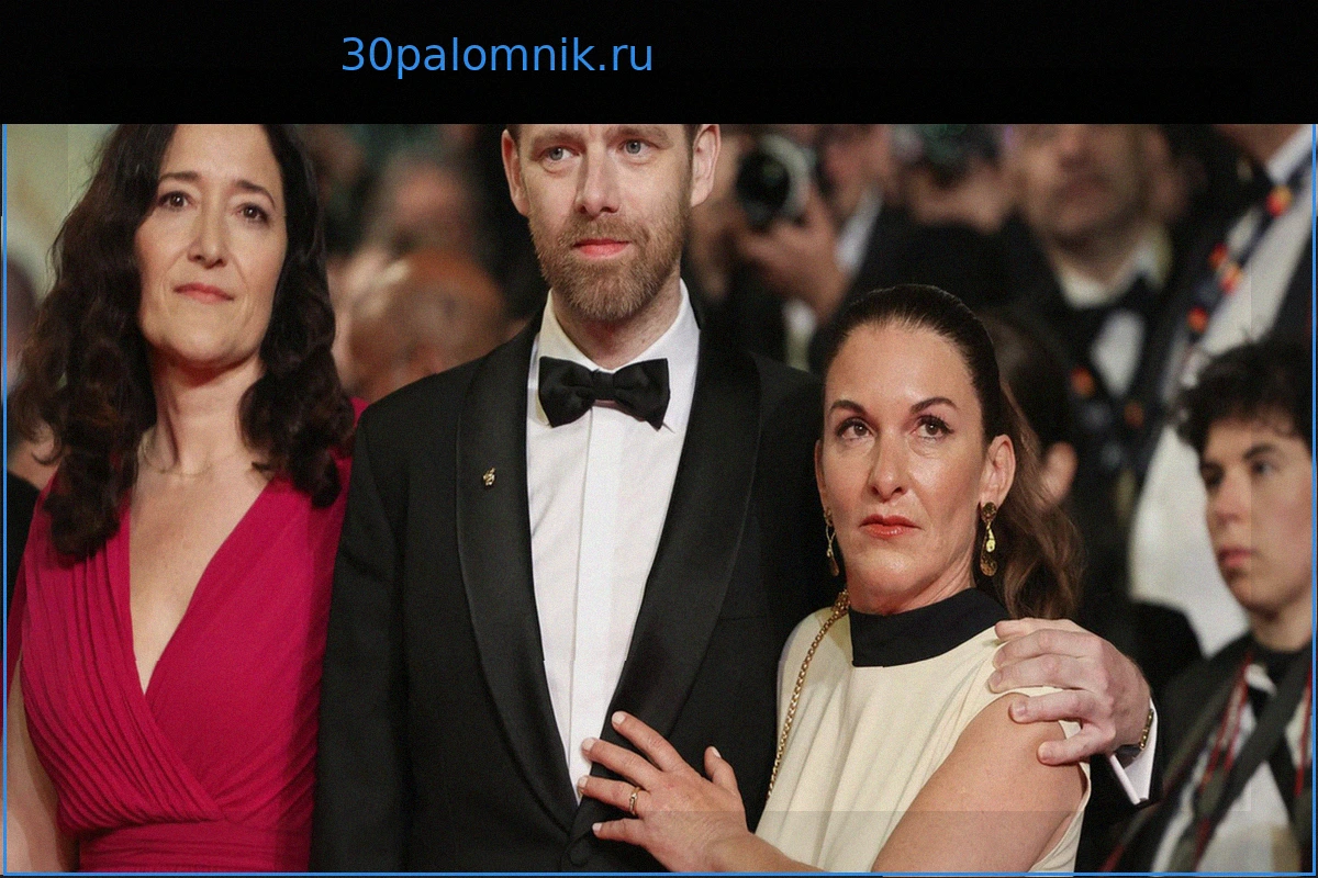 Микаэлла Пати, сестра Самюэля Пати, на красной дорожке Каннского кинофестиваля