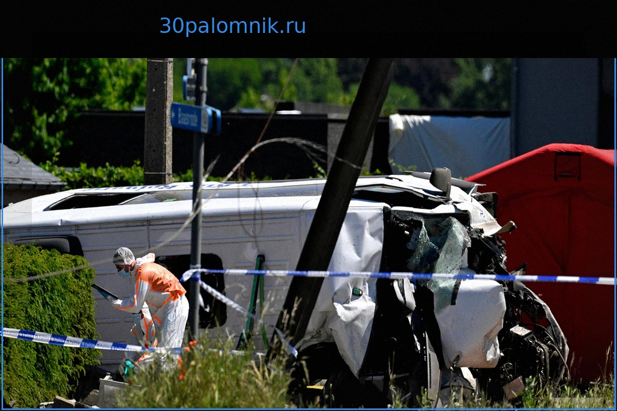Столкновение поезда и школьного автобуса в Бельгии привело к гибели нескольких человек