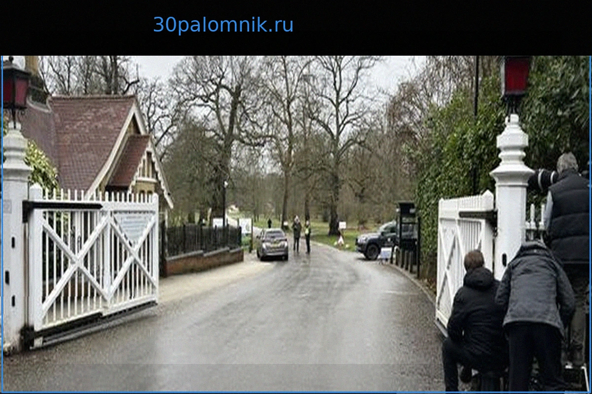 Принц Эндрю платил символическую аренду за поместье, а коттеджи, предположительно, сдавал в субаренду