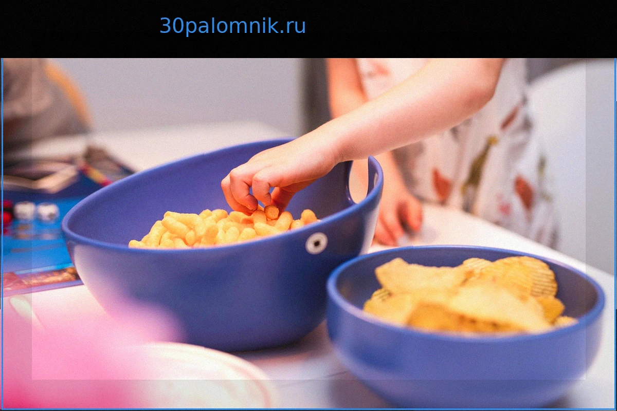 Опасно ли, если ребенок объедается закусками на вечеринке? Мнение нутрициолога