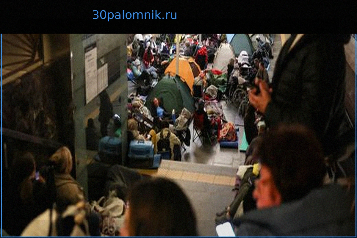 Массированная ракетно-дроновая атака России на Киев: обрушился жилой дом
