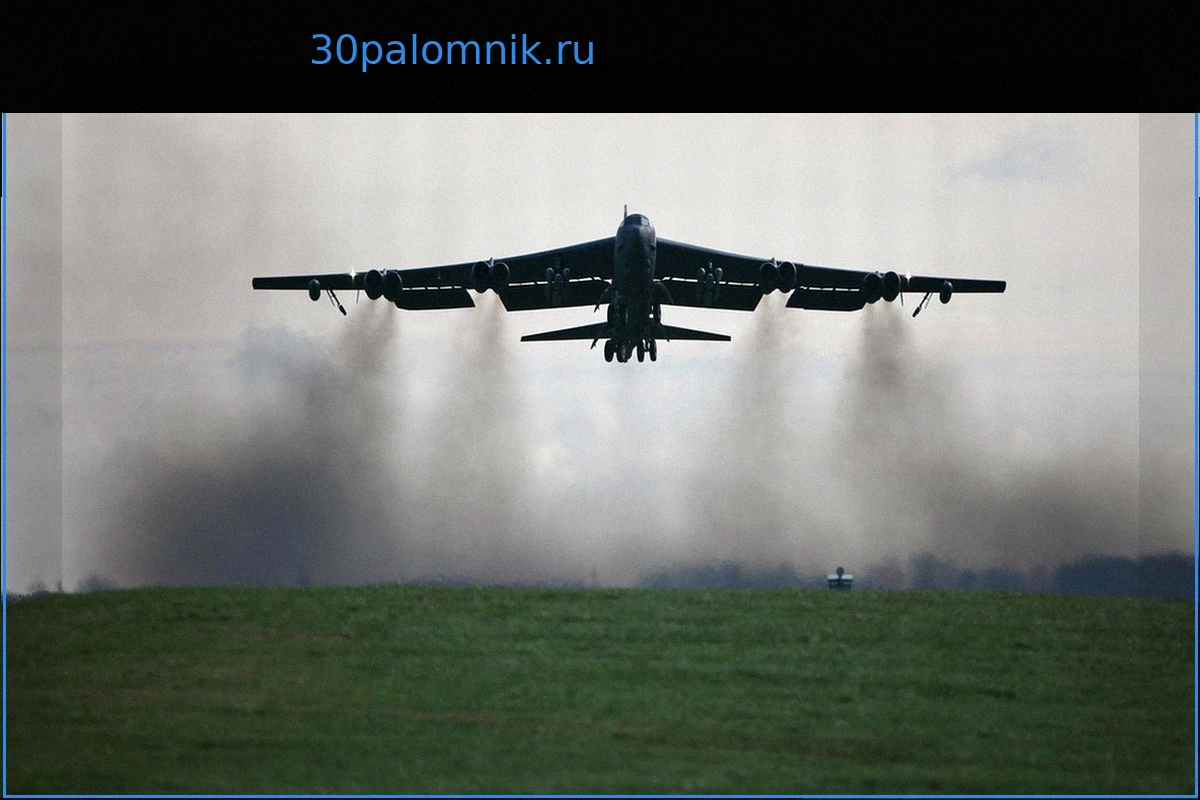 Восемь человек погибли в результате крушения бомбардировщика B-52 в Калифорнии