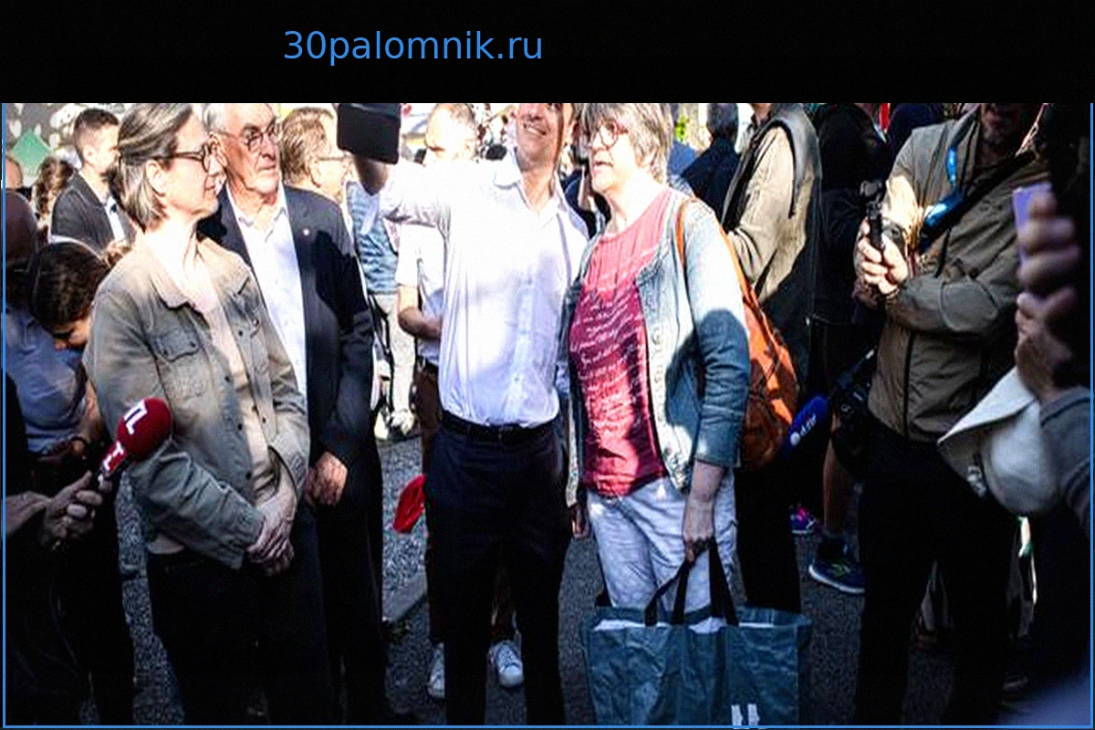 Президентские выборы 2027: В Авероне Габриэль Атталь, официальный кандидат, формирует "эпинальский" образ